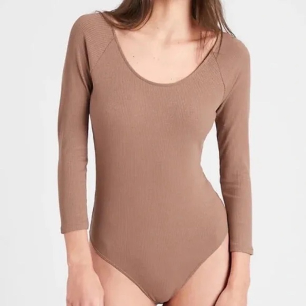 Banana Republic Scoop Neck Ribbed Bodysuit in Brown